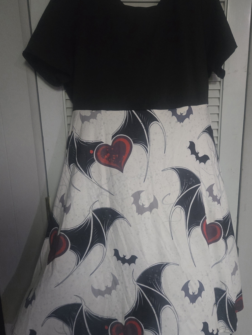 Black and White Bat & Heart Print Skirt. NWT! Size 2xl